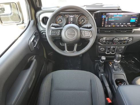 New 2025 Jeep Gladiator Sport image 17