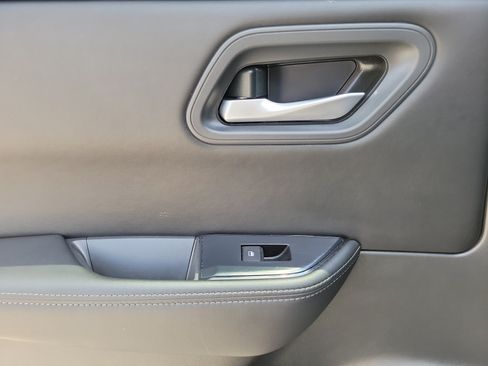 Certified 2025 Nissan Rogue SV FWD image 19