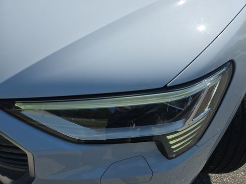 Used 2021 Audi e-tron Premium w/ Towing Package AWD/4WD image 28