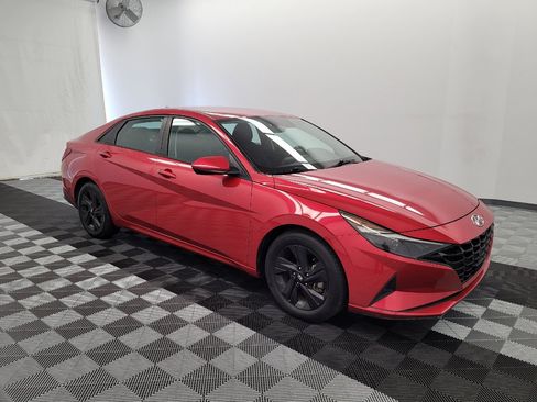 Used 2021 Hyundai Elantra SEL w/ Convenience Package FWD image 11