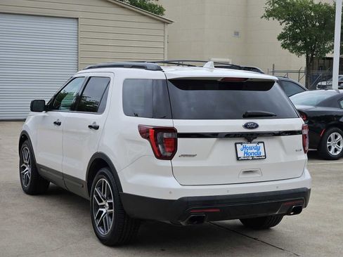 Used 2017 Ford Explorer Sport w/ Equipment Group 401A AWD/4WD image 4