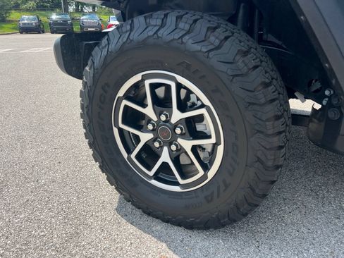 Used 2026 Jeep Wrangler Unlimited Rubicon w/ Safety Group AWD/4WD image 10
