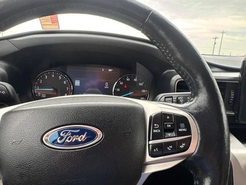 Used 2021 Ford Explorer XLT w/ Equipment Group 202A AWD/4WD image 15