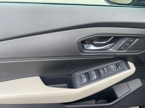 Used 2025 Honda Accord EX-L image 36