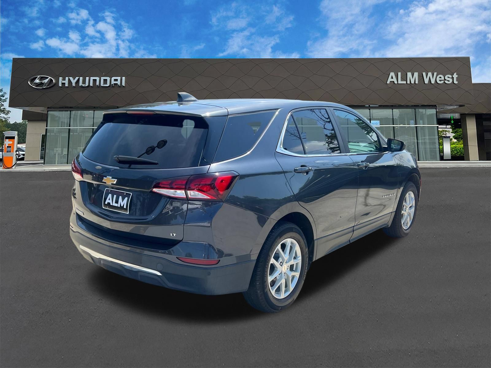 Used 2023 Chevrolet Equinox LT FWD image 5