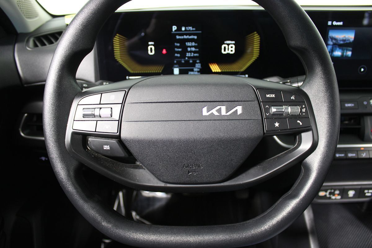 Used 2025 Kia K4 FWD image 10