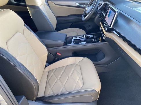 New 2026 Volkswagen Atlas Cross Sport SE image 8