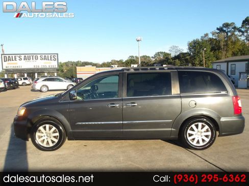 Used 2012 Chrysler Town & Country Touring-L w/ Trailer Tow Group image 1