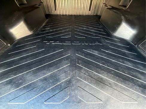 Used 2011 Toyota Tacoma 4x4 Access Cab image 23