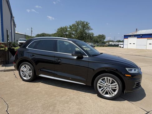 Used 2019 Audi Q5 2.0T Premium Plus w/ Premium Plus Package AWD/4WD image 4