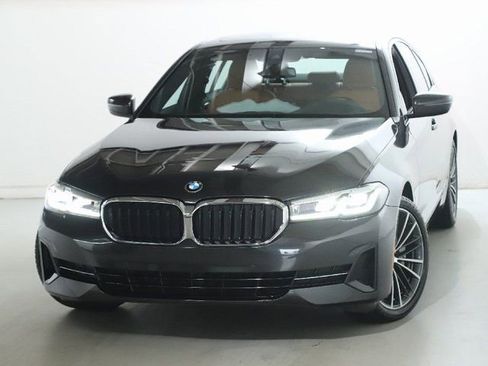 Certified 2023 BMW 530i xDrive w/ Premium Package AWD/4WD image 3