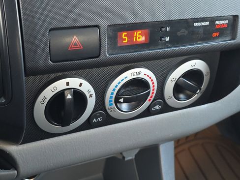 Used 2011 Toyota Tacoma PreRunner image 15