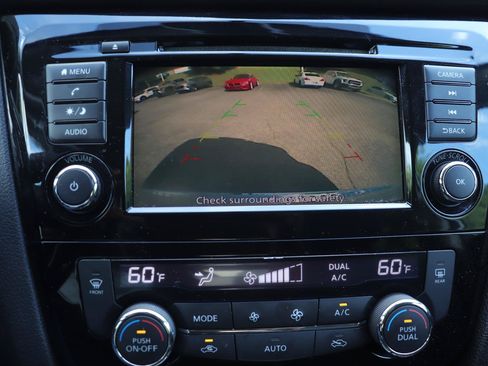 Used 2018 Nissan Rogue SV FWD image 28
