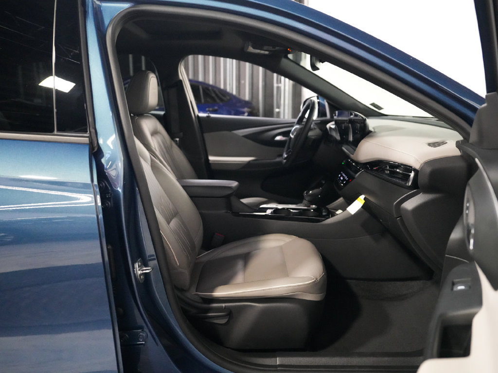 Used 2024 Buick Envista Sport Touring FWD image 35