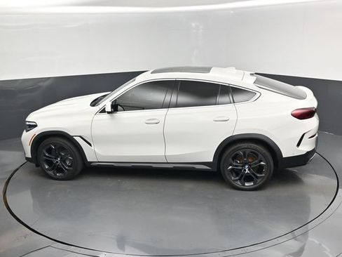Used 2022 BMW X6 xDrive40i AWD/4WD image 14