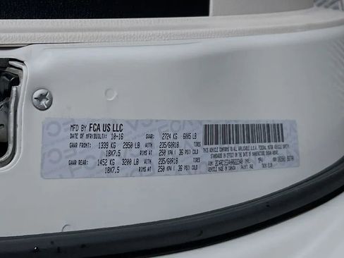 Used 2017 Chrysler Pacifica Touring-L Plus w/ Advanced Safetytec Group FWD image 34
