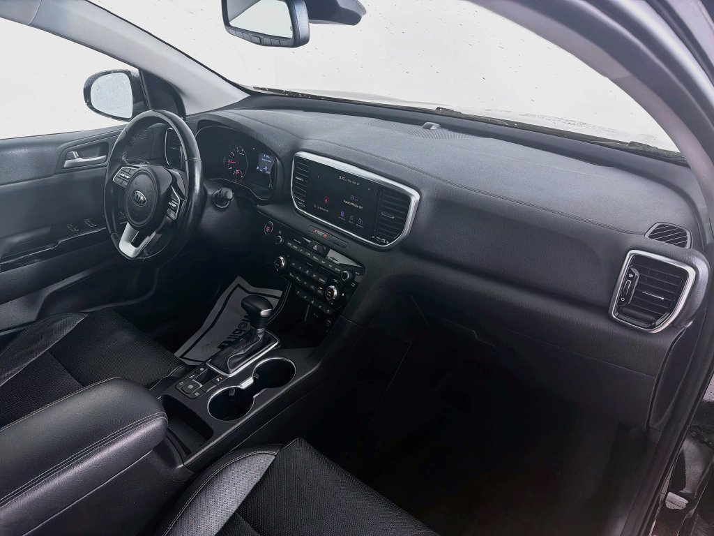 Certified 2022 Kia Sportage EX w/ EX Technology Package AWD/4WD image 30