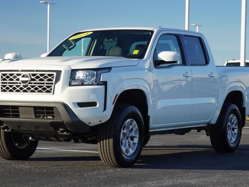 Used 2024 Nissan Frontier SV w/ Technology Package image 9