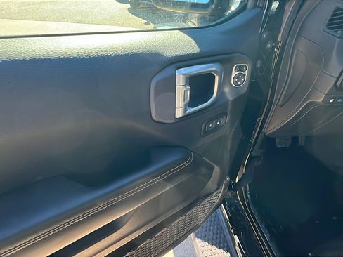 Used 2024 Jeep Wrangler Sahara w/ Technology Group image 15