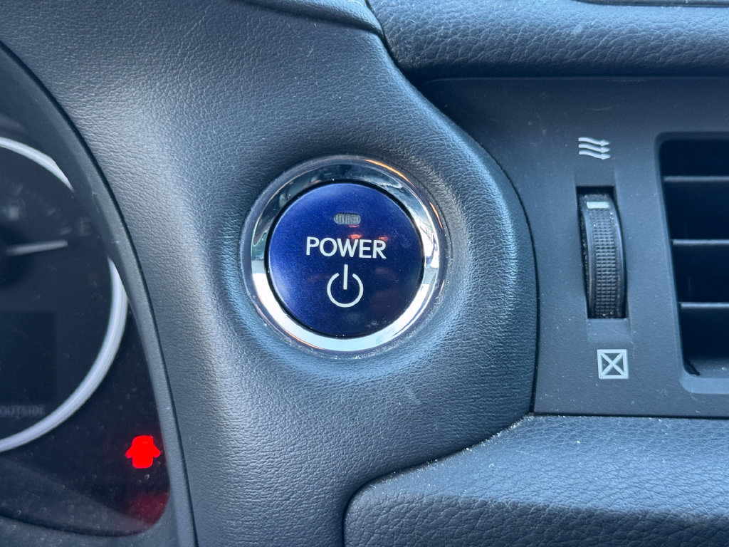 Used 2011 Lexus CT 200h Premium w/ Premium Audio Pkg FWD image 12