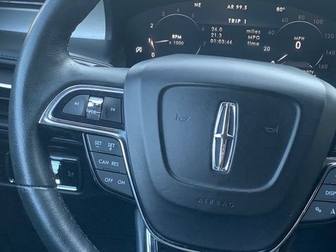 Used 2023 Lincoln Nautilus AWD w/ Premium Package image 15