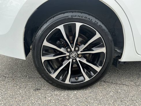 Used 2019 Toyota Corolla SE FWD image 12