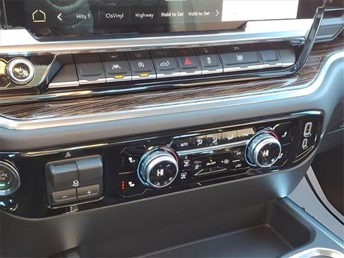 Used 2025 GMC Sierra 1500 Elevation image 10