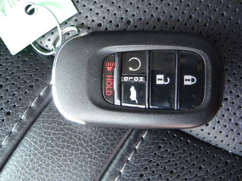 Used 2024 Honda Pilot Elite image 39