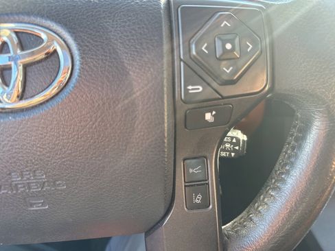 Used 2019 Toyota Sequoia Platinum image 19
