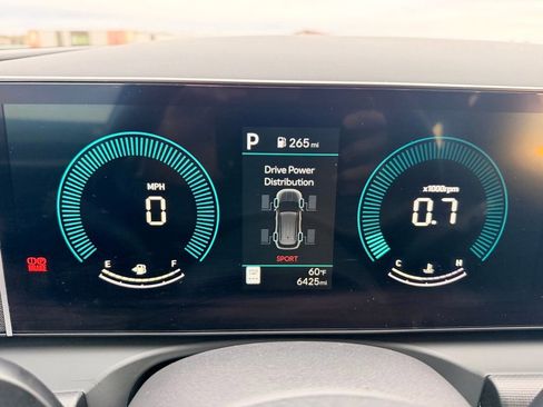 Used 2025 Hyundai Tucson SE image 11