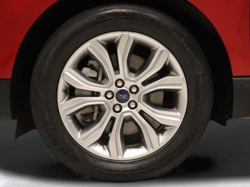 Used 2022 Ford Edge Titanium image 7