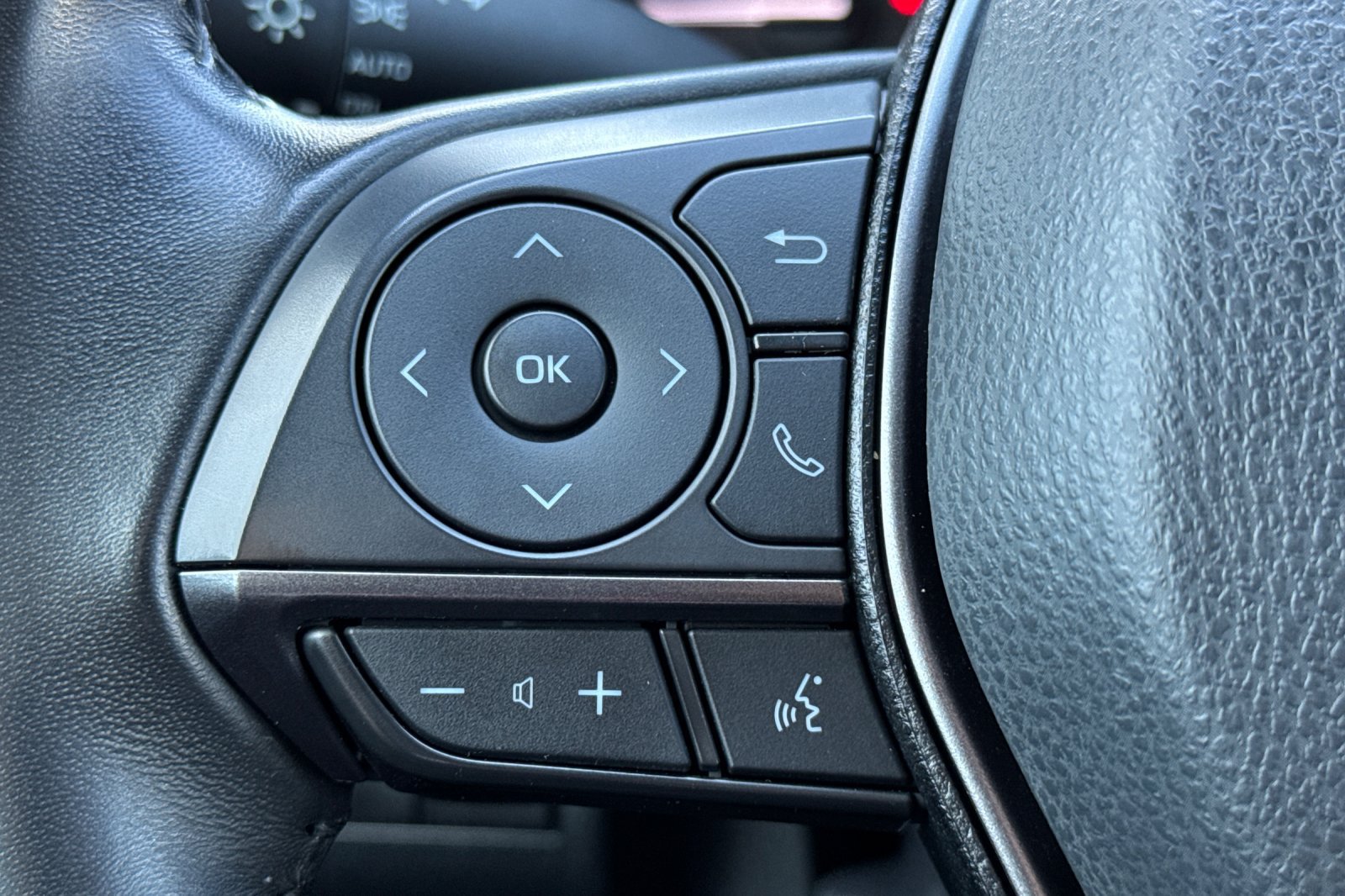 Used 2023 Toyota Camry SE w/ Audio Upgrade Package FWD image 24