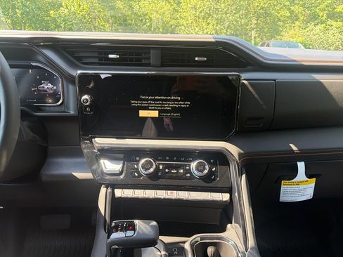 New 2026 GMC Sierra 1500 AT4 w/ Technology Package AWD/4WD image 21