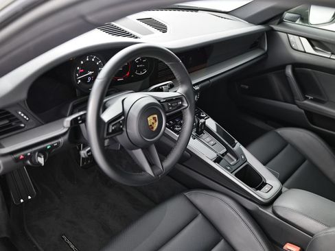 Certified 2022 Porsche 911 Carrera RWD image 4