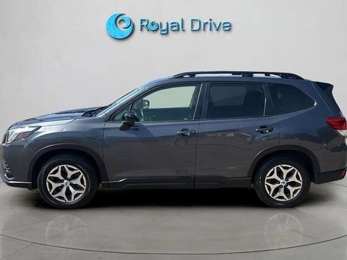 Used 2024 Subaru Forester Premium AWD/4WD image 2