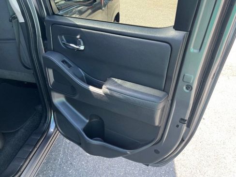 Used 2022 Nissan Frontier SV w/ Technology Package image 46