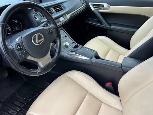 Used 2017 Lexus CT 200h FWD image 12