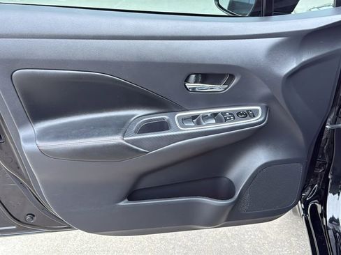 Used 2022 Nissan Versa SR w/ Convenience Package FWD image 12