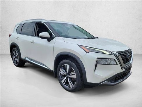 Used 2023 Nissan Rogue SL w/ SL Premium Package FWD image 3