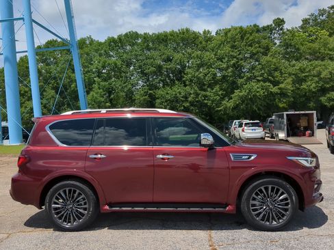 Used 2022 INFINITI QX80 Sensory w/ Cargo Package RWD image 2