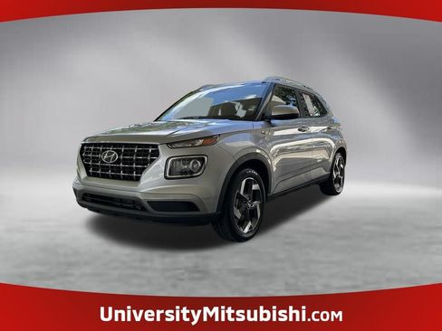 Used 2026 Hyundai Venue SEL FWD image 1