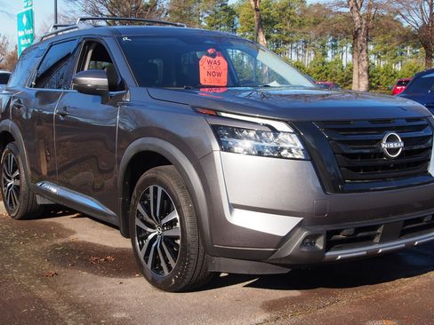 Used 2023 Nissan Pathfinder Platinum w/ Black Appearance Package image 1