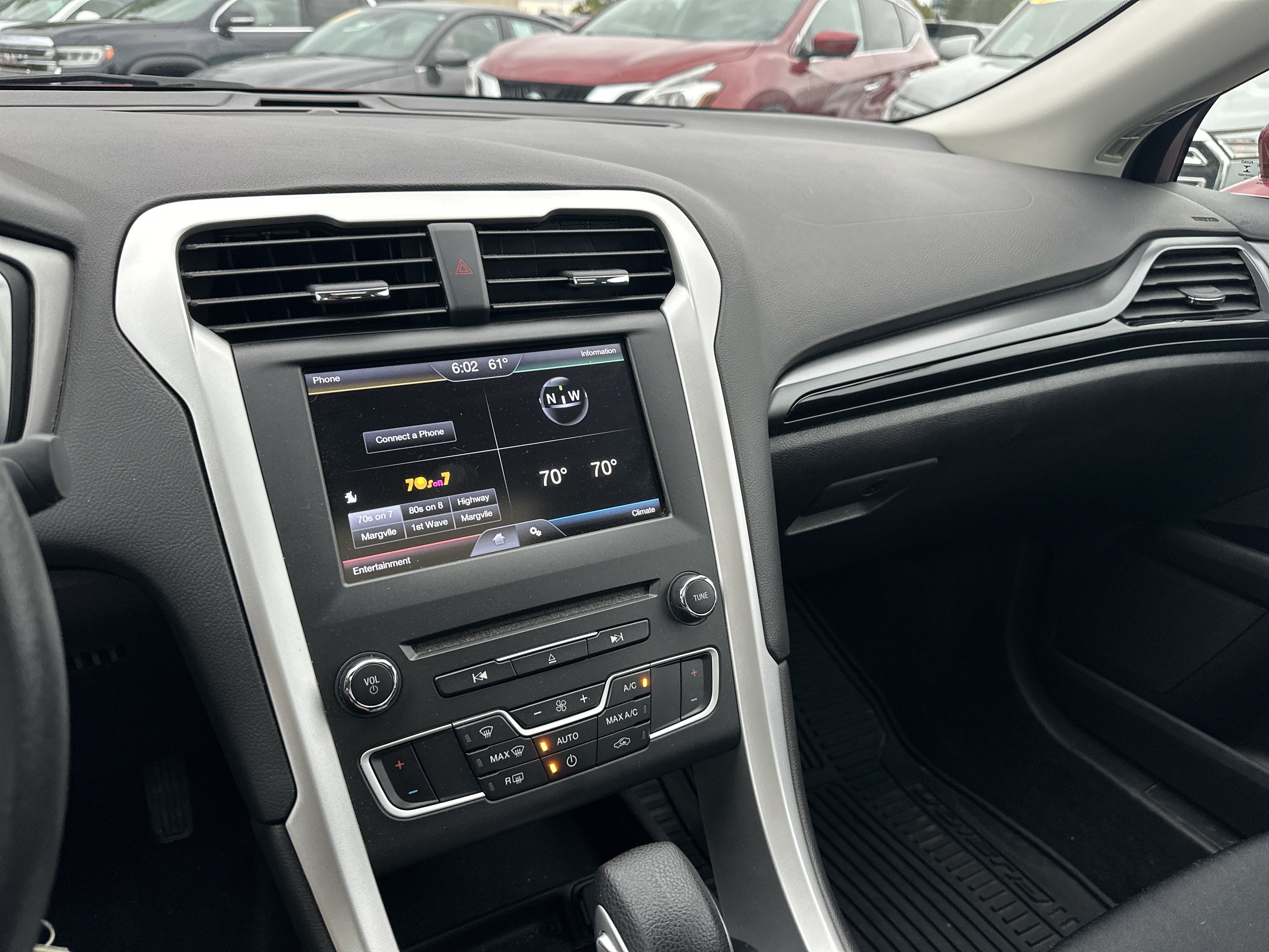 Used 2016 Ford Fusion SE FWD image 29