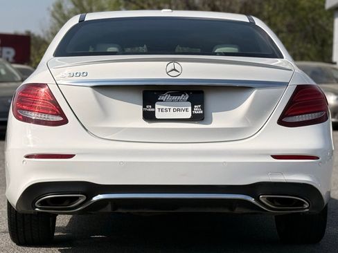 Used 2019 Mercedes-Benz E 300 image 4