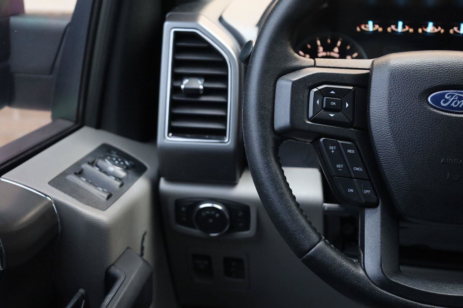 Used 2019 Ford F150 XLT w/ Equipment Group 302A Luxury AWD/4WD image 30