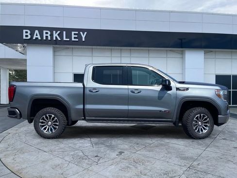 Used 2021 GMC Sierra 1500 AT4 w/ AT4 Value Package AWD/4WD image 2