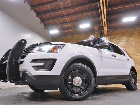 Used 2019 Ford Explorer 4WD Police Interceptor image 3