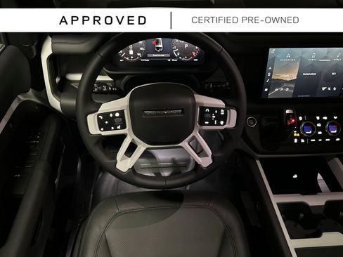Used 2025 Land Rover Defender 130 X-Dynamic SE AWD/4WD image 33