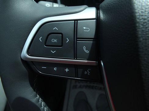 Used 2026 Toyota Highlander Limited AWD/4WD image 24