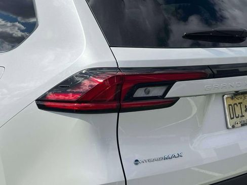 Used 2026 Toyota Grand Highlander AWD Hybrid image 9